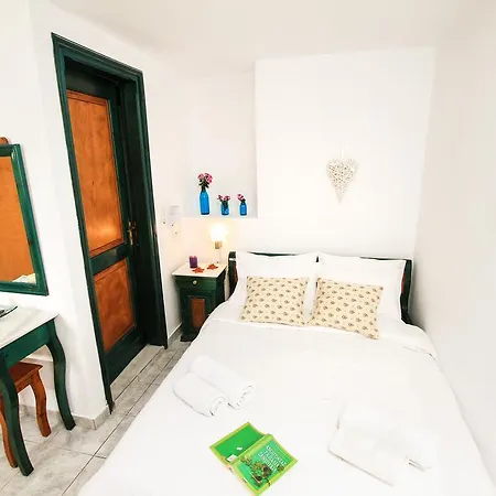 The Fisherman's House Santorini 3*